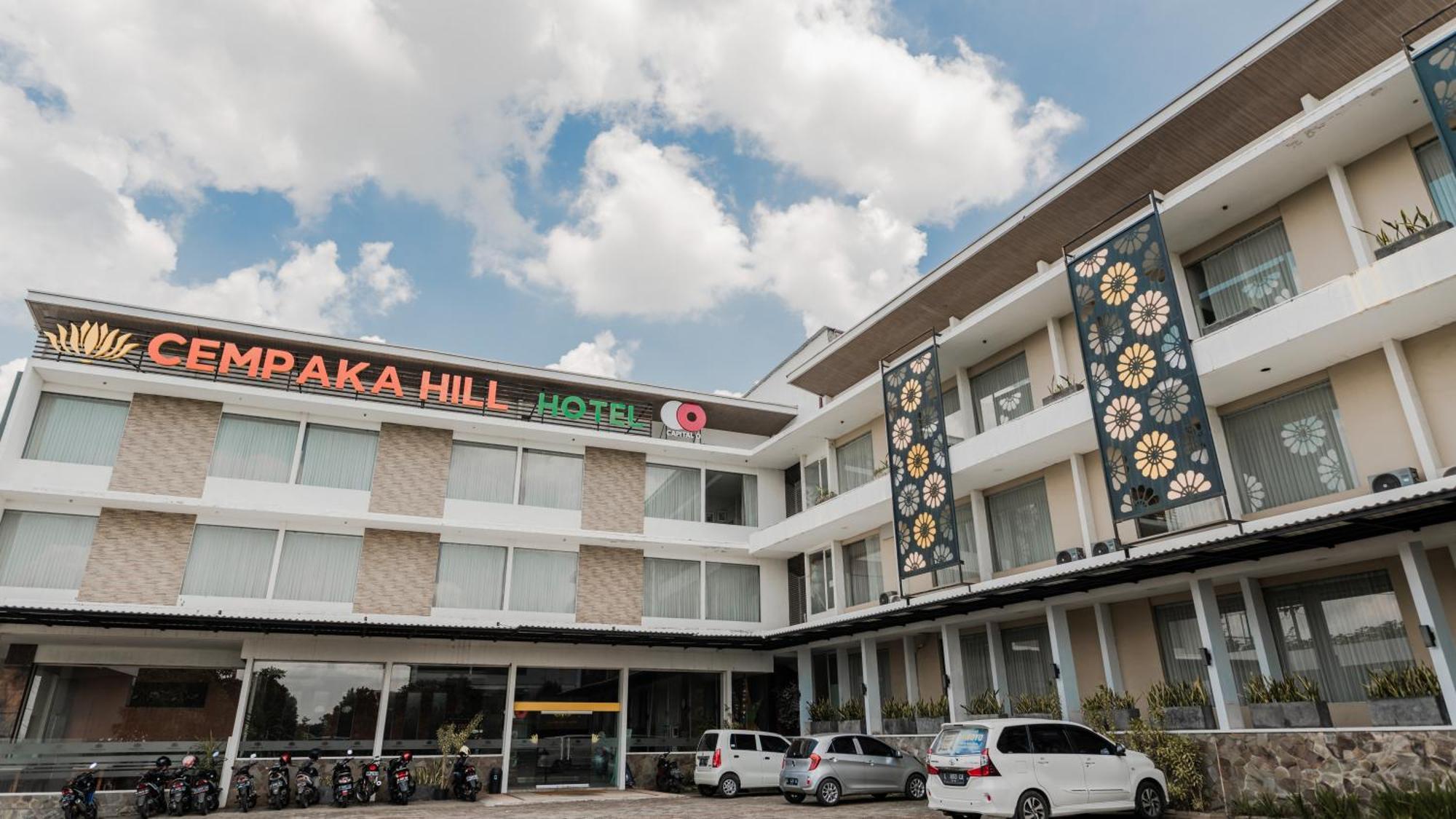 Neo Cempaka Hill Hotel Джембер Экстерьер фото